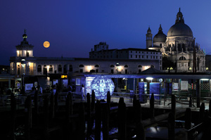 Luna Piena sculpture on the Grand Canal in Venice