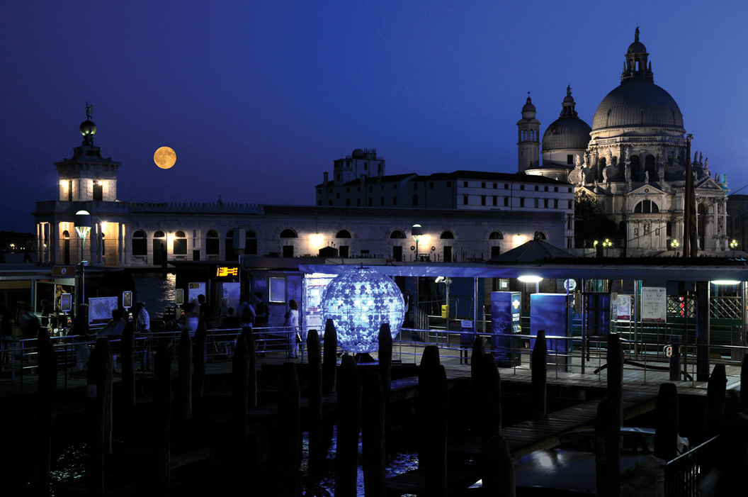 Luna Piena sculpture on the Grand Canal in Venice
